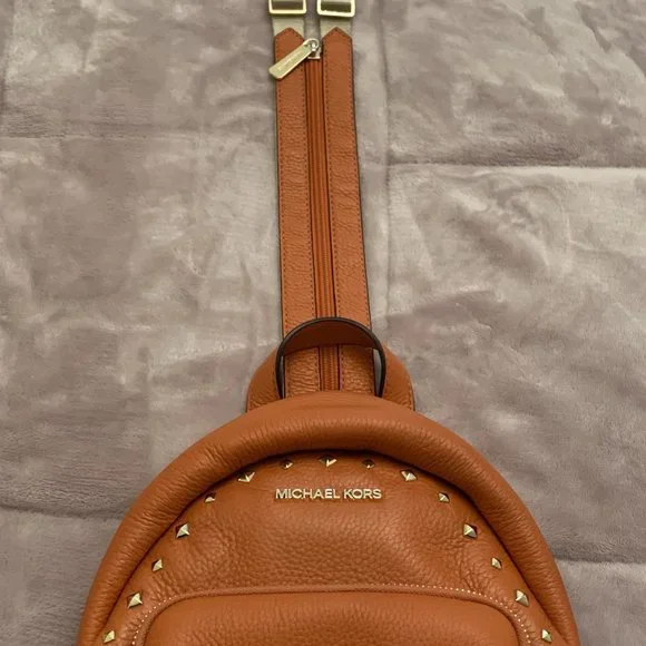 NEW Michael Kors Leather Backpack/Purse - Picture 5 of 6